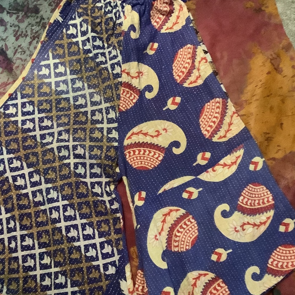 Blue and Red Paisley Patterned Kantha Bae